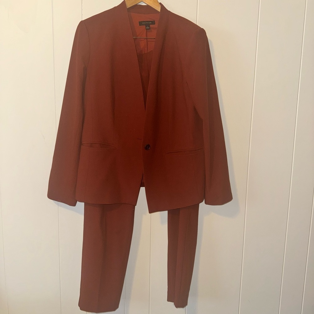 ANN TAYLOR Matching Suit. See Description